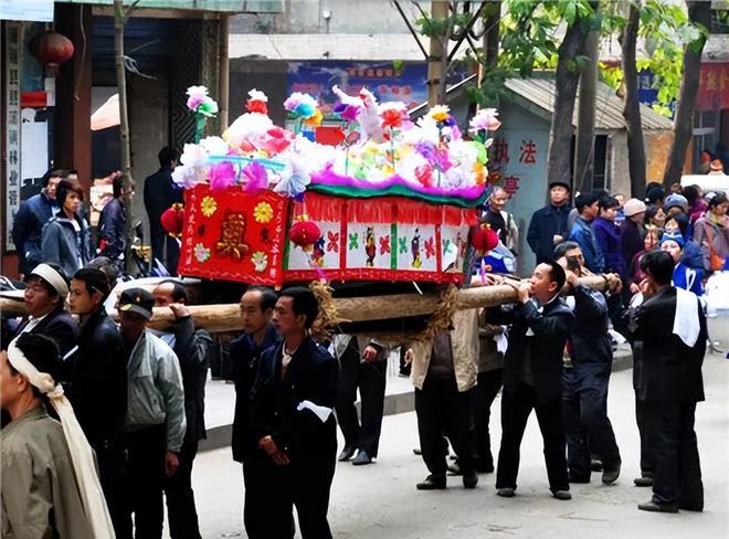 葬后三天复土要做什么_葬后回家莫回头_葬后