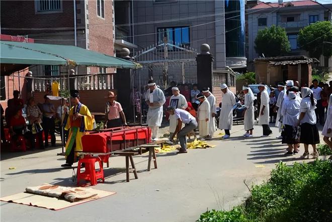 葬后三天复土要做什么_葬后回家莫回头_葬后