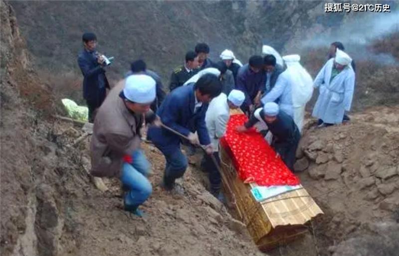 葬后_葬后下雨风水先生解说_葬后三天复土要做什么